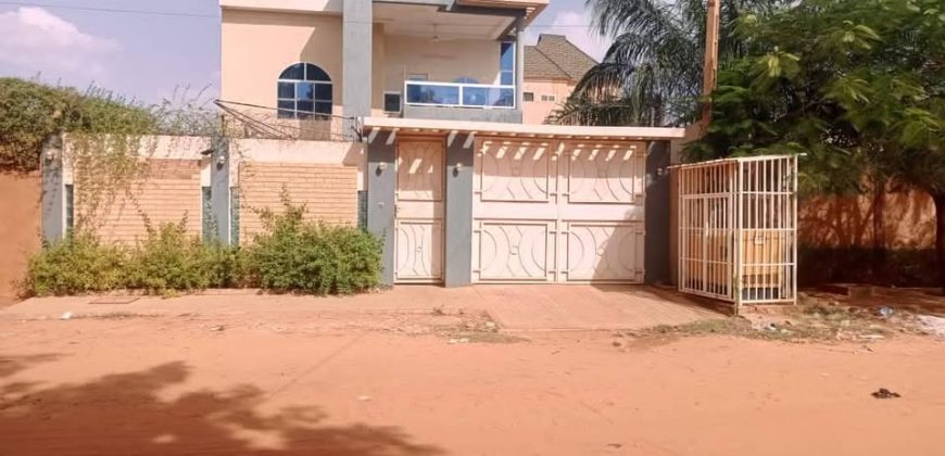 Duplex Meublé 4 Chambre, 2 Salons, Groupe Électrogène