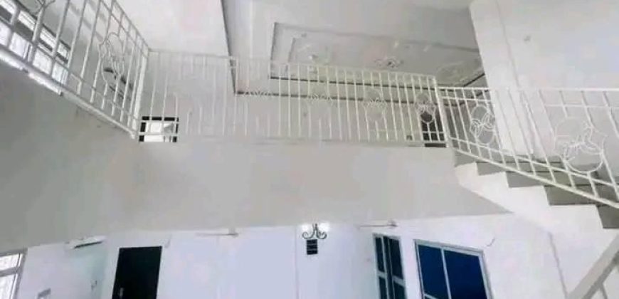 Grande Villa Duplex, pour Usage Bureau ou Habitation