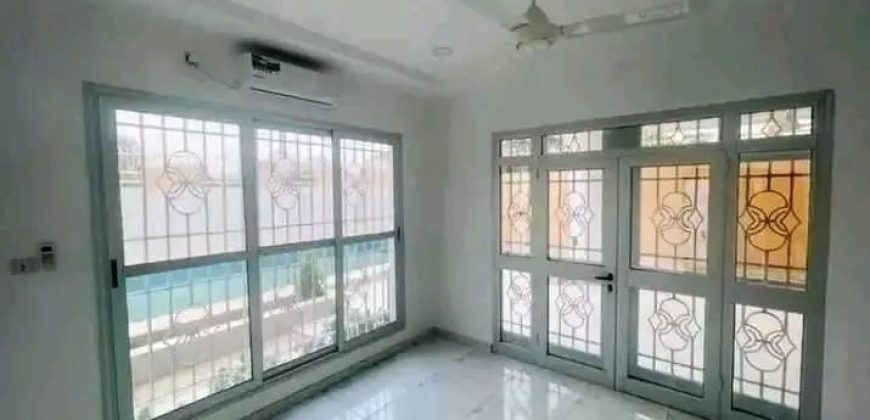 Grande Villa Duplex, pour Usage Bureau ou Habitation