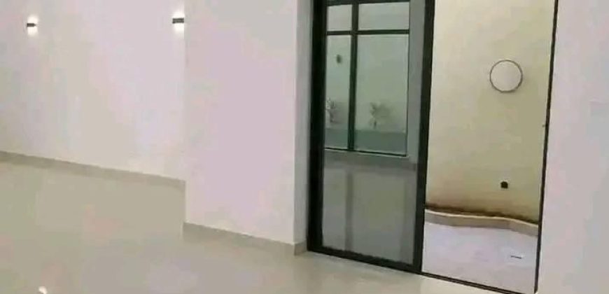 Grande Villa Duplex, pour Usage Bureau ou Habitation