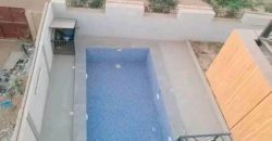 Maison à étages R+2, 5 Chambres, Piscine et Jardin