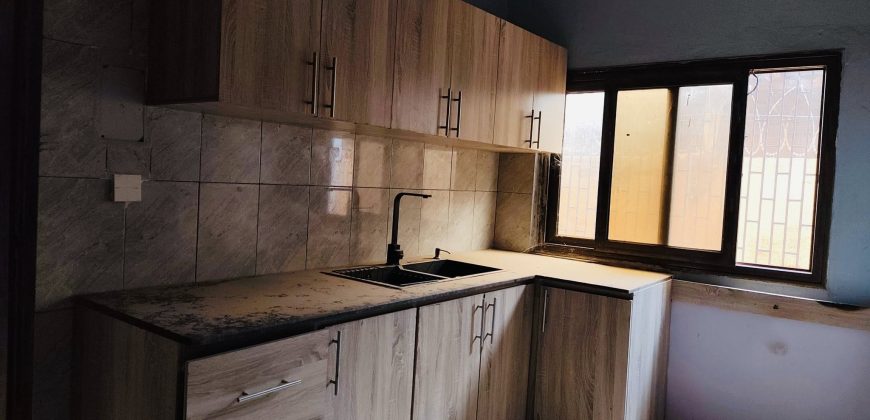 Maison en Dalle, 2 Chambres, 3 Douches, Caméra de Surveillance