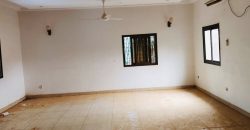 Maison en Dalle, 2 Chambres, 3 Douches, Caméra de Surveillance