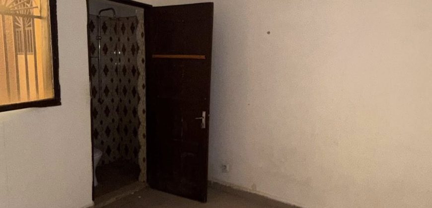 Petite Villa 2 Chambres, Salon, 3 Docuhes