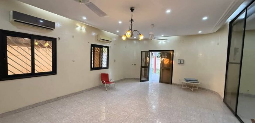 Villa 4 chambres, 2 Salons, Piscine, Climatiseurs