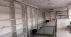 Boutique sur une Grande Voie, Carreaux et Vitre