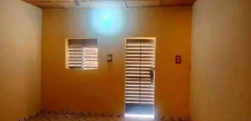 Celibaterium 1 Chambre, Salon, Rond-Point Toll