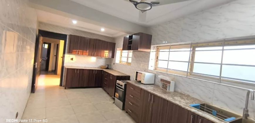 Duplex Meublée 3 Chambres, 4 Douches, Groupe Électrogène