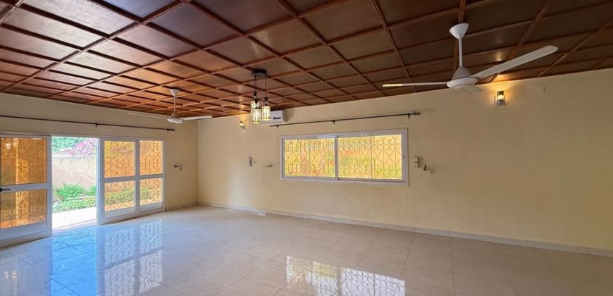 Grande Maison 4 Chambres, Annexe, sur 1000 m²