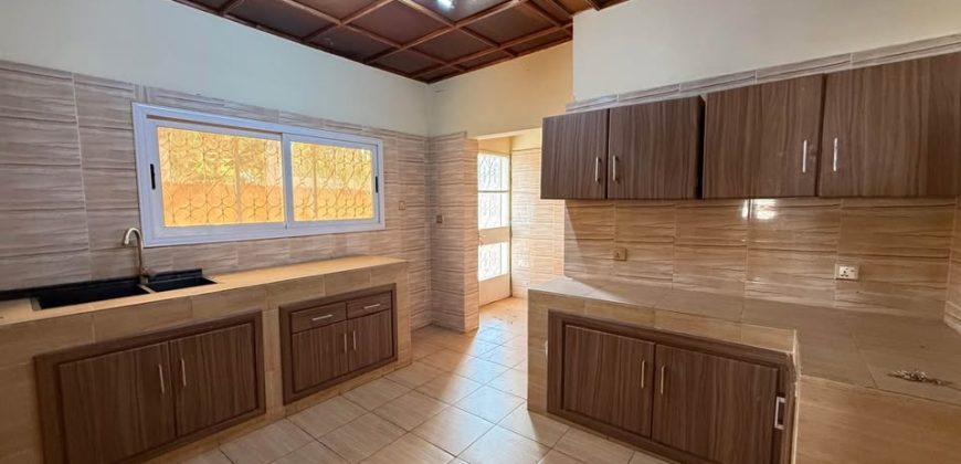 Grande Maison 4 Chambres, Annexe, sur 1000 m²