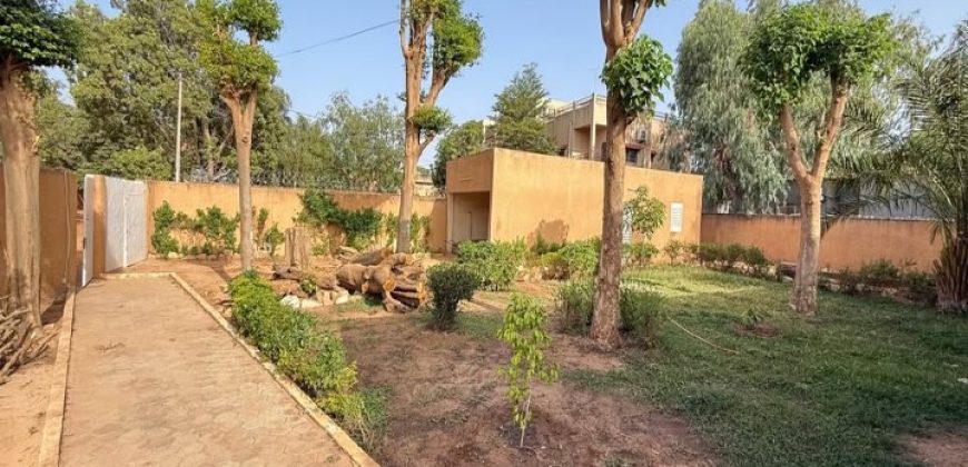 Grande Maison 4 Chambres, Annexe, sur 1000 m²