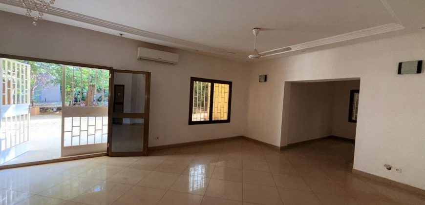 Grande Maison Duplex 5 Chambres, 2 Salons, Piscine