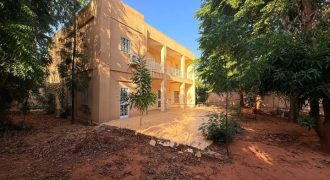 Grande Maison Duplex 5 Chambres, 2 Salons, Piscine