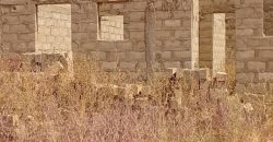 Maison Inachevée de 2 Chambres, Salon, sur 200 m²