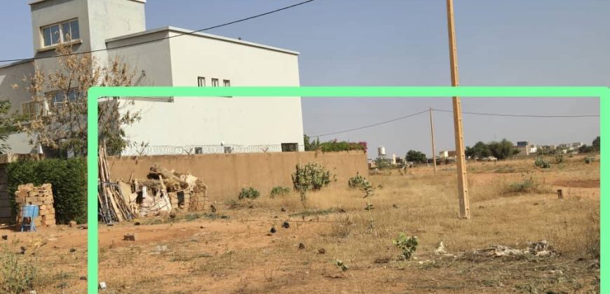 Parcelle 400 m², Eau et Électricité disponibles