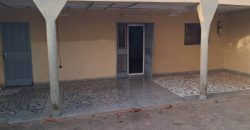 Villa 3 Chambres, 2 Douches, derrière Université Islamique