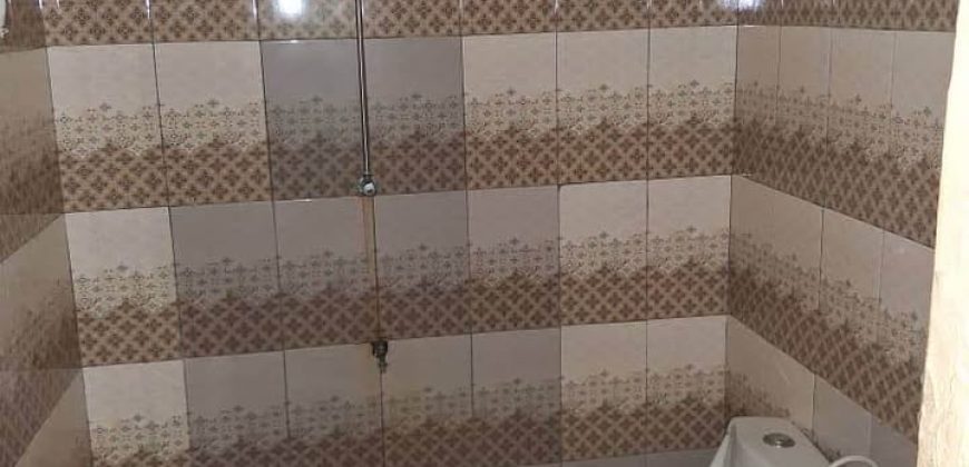 Villa 3 Chambres, 2 Douches, derrière Université Islamique