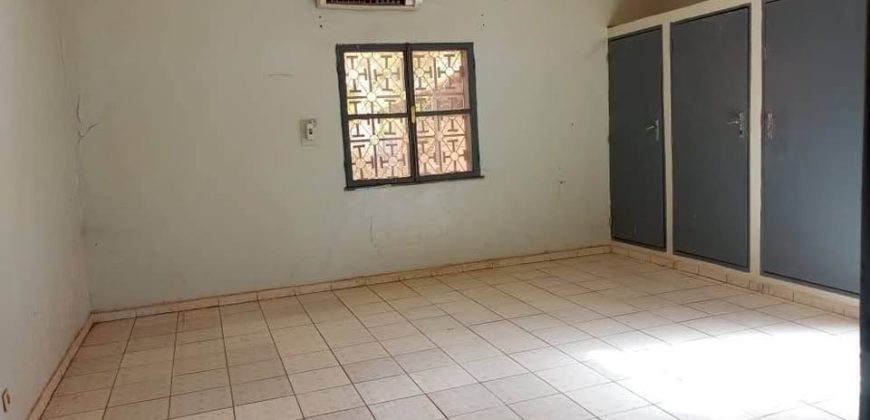 Villa 4 Chambres, 4 Douches, Staffs, Climatisée