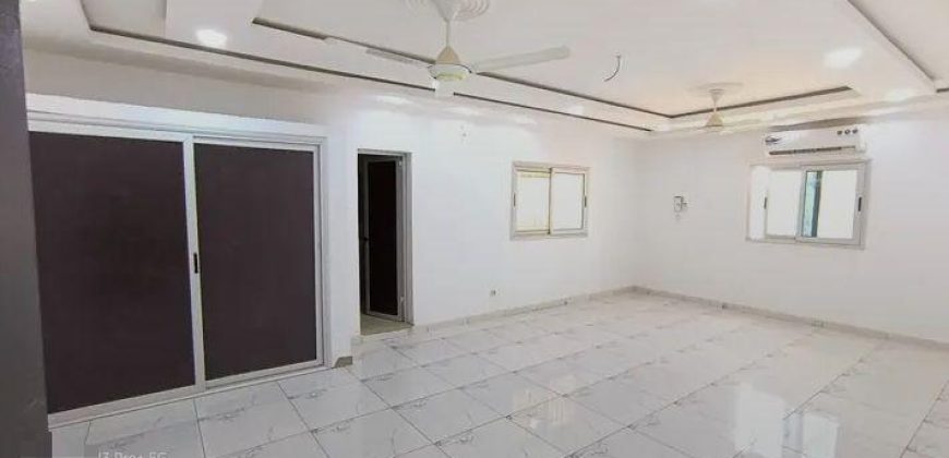 Villa Duplex 6 Chambres, 2 Salons, 6 Douches, Piscine