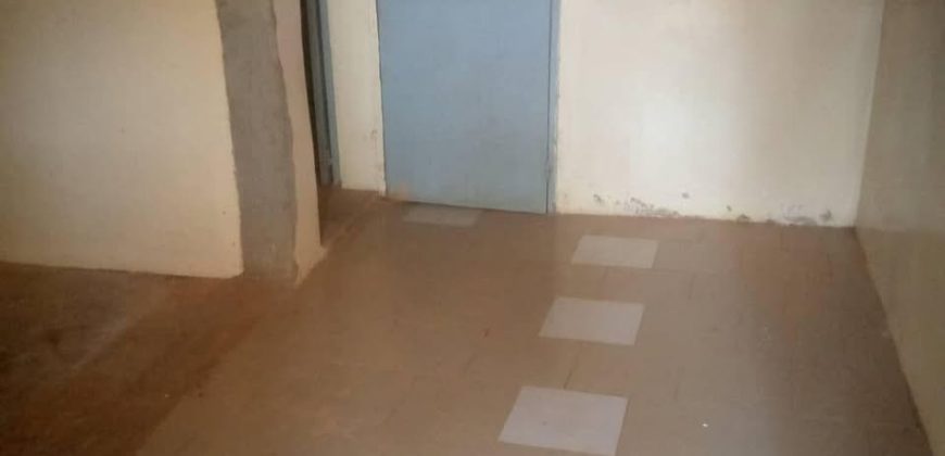 Celibaterium 1 Chambre, Salon, vers chez Mali Yaro