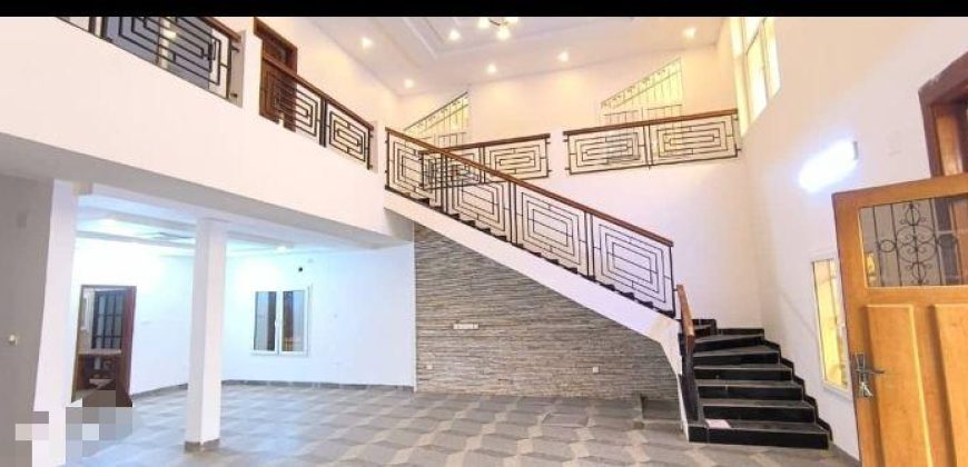 Duplex Ultra Moderne 7 Chambres, 2 Salons, Climatisé