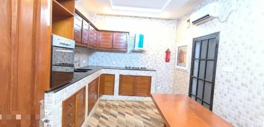 Duplex Ultra Moderne 7 Chambres, 2 Salons, Climatisé