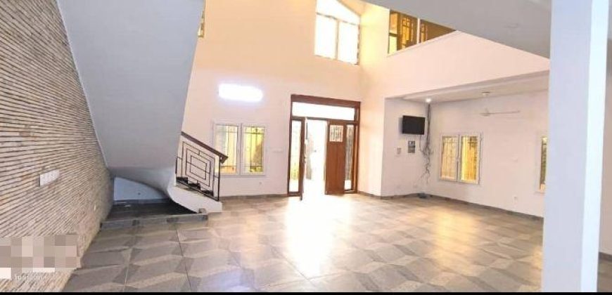 Duplex Ultra Moderne 7 Chambres, 2 Salons, Climatisé