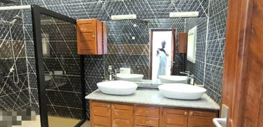 Duplex Ultra Moderne 7 Chambres, 2 Salons, Climatisé