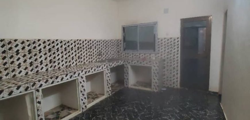 Étage 3 Chambres, Grand Salon, Dépendance