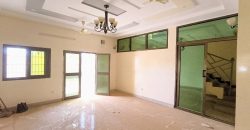 Étage 4 Chambres, 3 Douches, face Escadrille