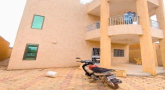 Étage 4 Chambres, 3 Douches, face Escadrille