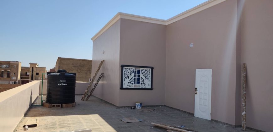 Étage R+1, 6 Chambres, 2 Salons, derrière l’Université Islamique