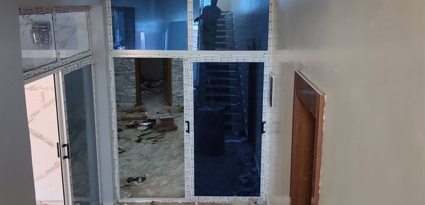 Étage R+1, 6 Chambres, 2 Salons, derrière l’Université Islamique