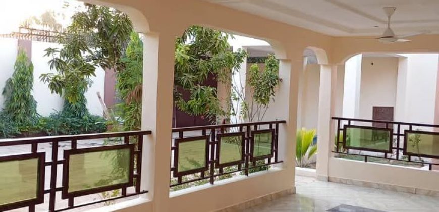 Grande Villa en Dalle, 3 Chambres, 5 Climatiseurs