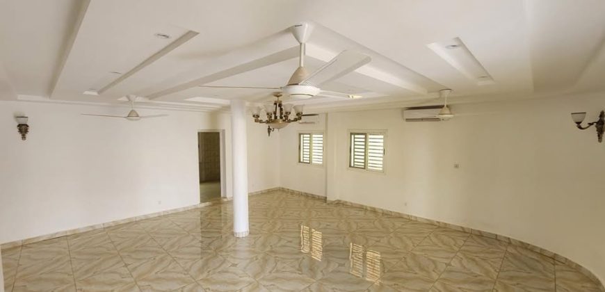 Grande Villa en Dalle, 3 Chambres, 5 Climatiseurs