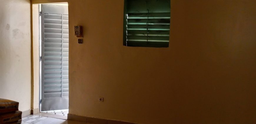 Maison 1 Chambre, Salon, 2 Douches, Hangar