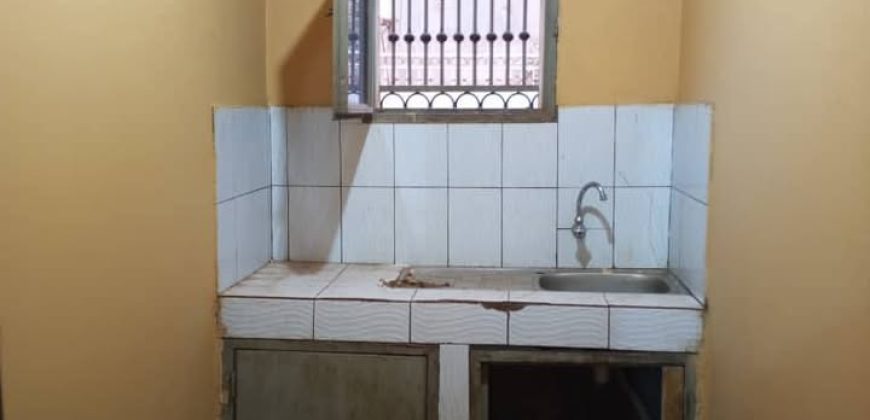 Maison 1 Chambre, Salon, Carrelée, Vitrée, Pavée