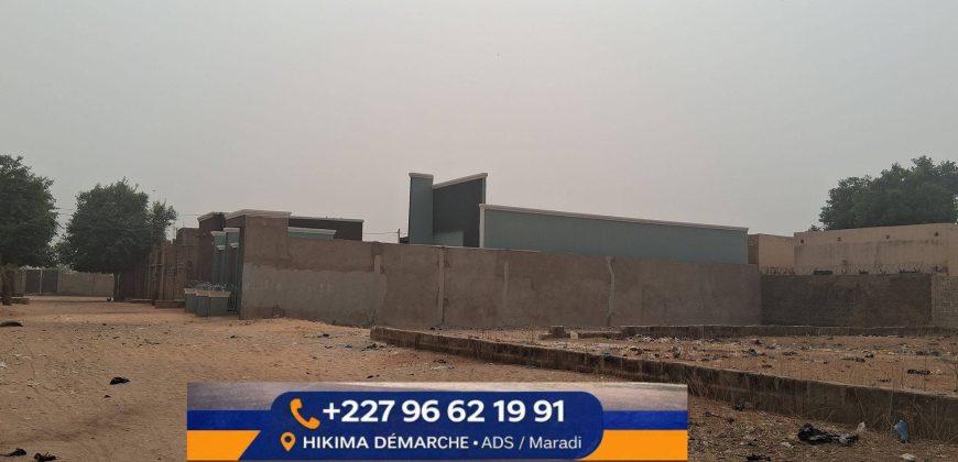 Maison 3 Chambres avec Douches Internes, 240 m²