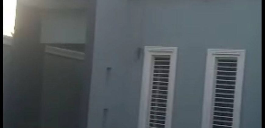 Maison 3 Chambres avec Douches Internes, 240 m²