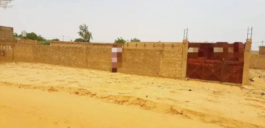 Parcelle Clôturée de 600 m² avec Robinet