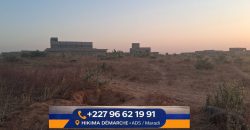 Parcelle de 400 m² sur 2 Voies, Est de l’Hôtel Horizon 2