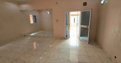 Villa 3 Chambres, Salon, 3 Douches, Magasin