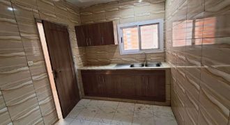 Villa 3 Chambres, Salon, 3 Douches, Magasin