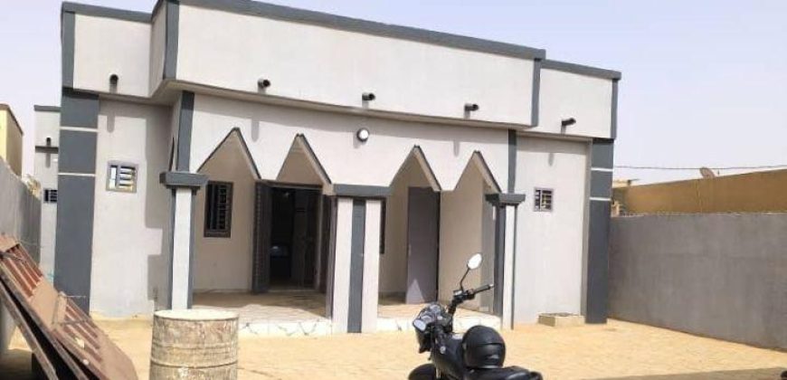 Villa 3 Chambres, Salon, 300 m², Dépendance