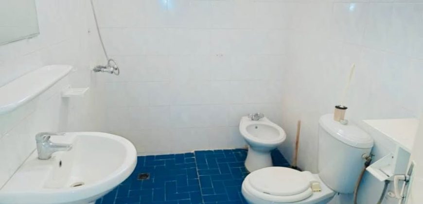 Villa 5 Chambres, 5 Douches, avec Piscine, 1500 m²