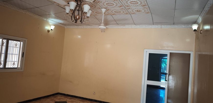 Villa Moderne 3 Chambres, Salon, 3 Douches Internes