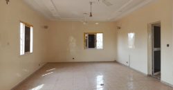 Villa de 5 Chambres, 2 Salons, 500 m²