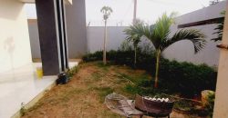 Villa de Haut Standing, 3 Chambres, Magasin, Petit Jardin