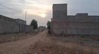 Parcelle de 370 m² sur 2 Voies, Bien Placée