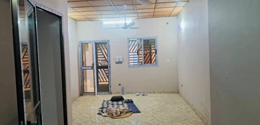 Belle Villa 3 Chambres, 2 Douches, près du Goudron